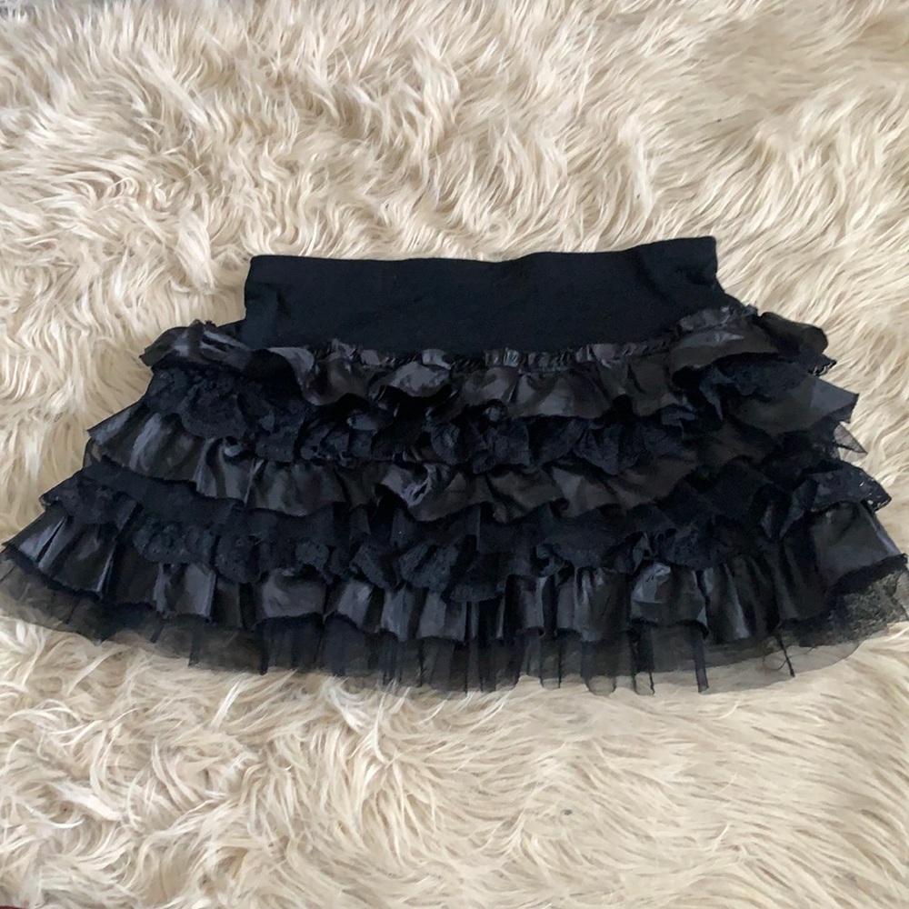 Ruffle black mini skirt
